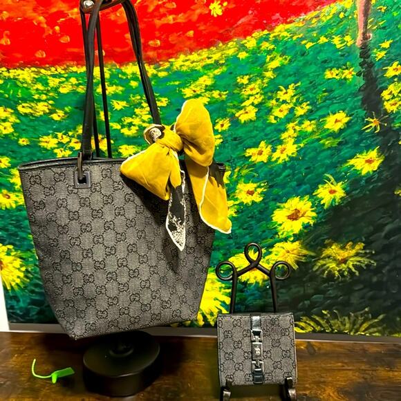 9/10 Gucci GG Denim Monogram Tote Bag FREE Denim Gucci Wallet - Picture 11 of 11